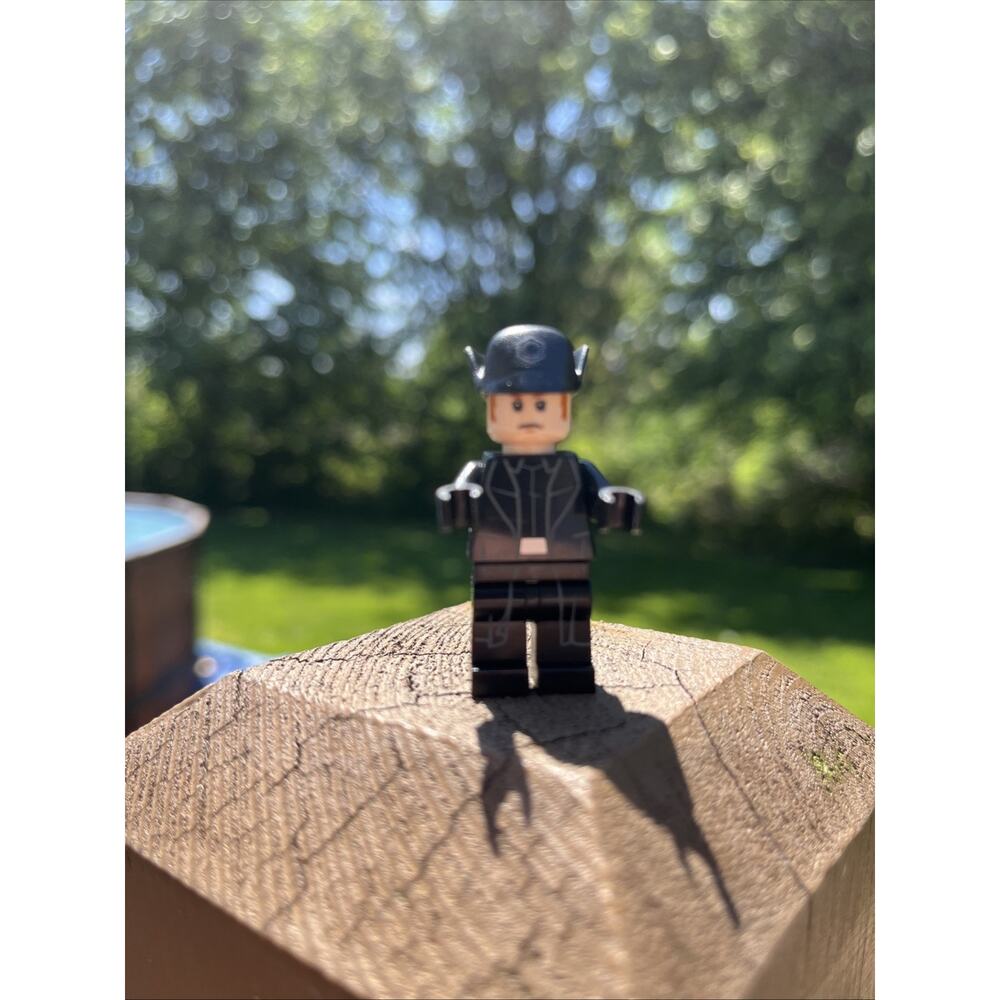 LEGO Star Wars - General Hux w Cap Minifigure (sw0662) - Excellent Condition!